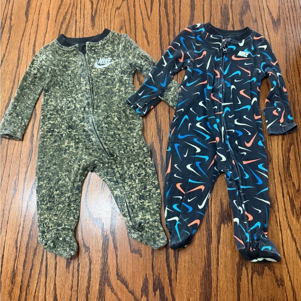 Nike Set Of 2 Baby Footie Zip Pajamas Size 3 Months Camo Logo